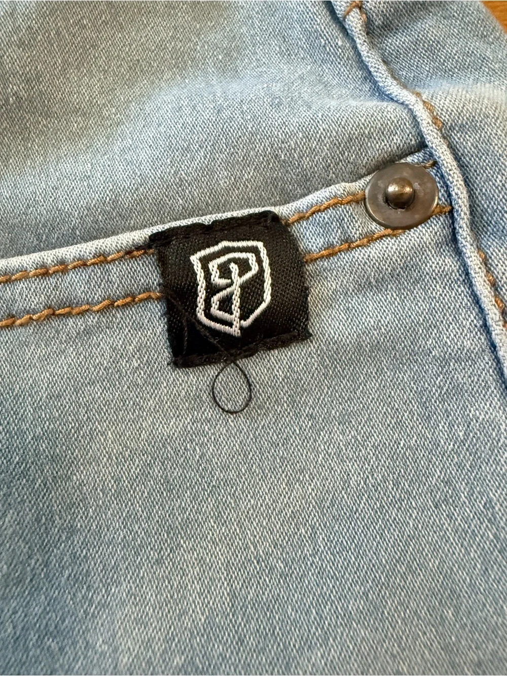 Born Primitive FLEX Stretchy Jort 7” Size Medium Light Wash Athletic Denim Short